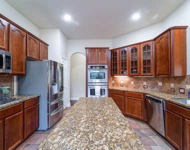 924 Brentwood Drive - Photo Thumbnail 26