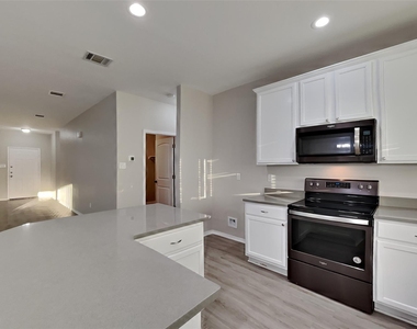 8512 Cumberland Gap Drive - Photo Thumbnail 4