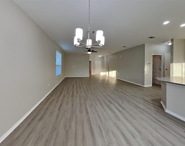 8512 Cumberland Gap Drive - Photo Thumbnail 5