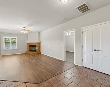 204 John Rausch Lane - Photo Thumbnail 3