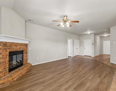 204 John Rausch Lane - Photo Thumbnail 5