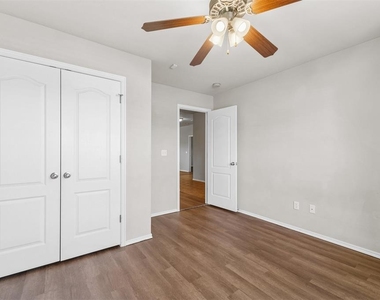 204 John Rausch Lane - Photo Thumbnail 23