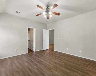 204 John Rausch Lane - Photo Thumbnail 17