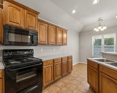 204 John Rausch Lane - Photo Thumbnail 12
