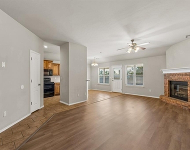 204 John Rausch Lane - Photo Thumbnail 4
