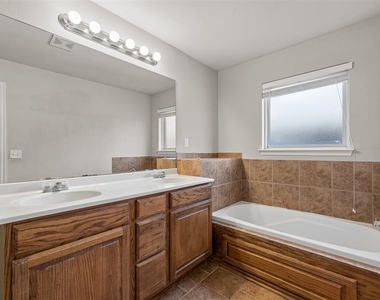 204 John Rausch Lane - Photo Thumbnail 19