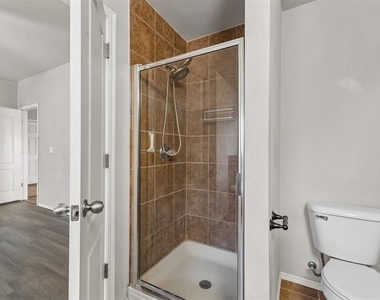 204 John Rausch Lane - Photo Thumbnail 20