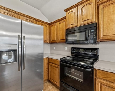204 John Rausch Lane - Photo Thumbnail 13