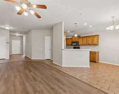 204 John Rausch Lane - Photo Thumbnail 6