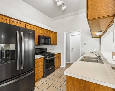 1708 Rocky Mountain Way - Photo Thumbnail 9