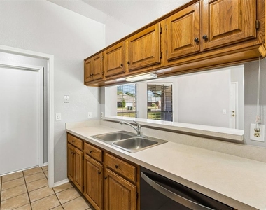 1708 Rocky Mountain Way - Photo Thumbnail 10