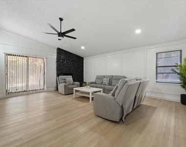 4609 Rockland Drive - Photo Thumbnail 4