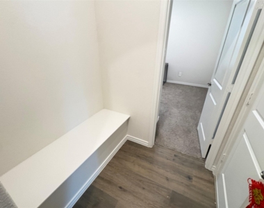 9813 Gray Barrel Drive - Photo Thumbnail 10