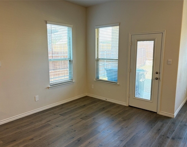 9813 Gray Barrel Drive - Photo Thumbnail 4