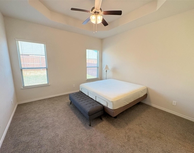 9813 Gray Barrel Drive - Photo Thumbnail 12