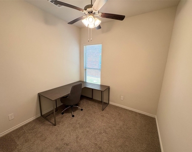 9813 Gray Barrel Drive - Photo Thumbnail 11