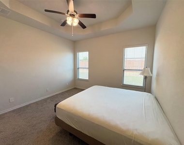 9813 Gray Barrel Drive - Photo Thumbnail 13