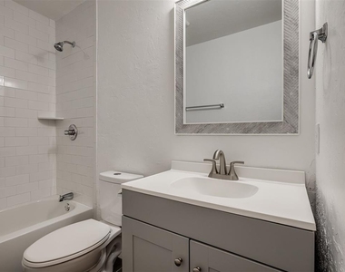 221 W Wayne Street - Photo Thumbnail 35