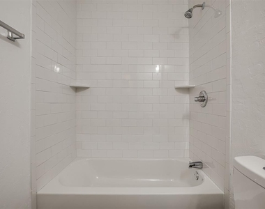 221 W Wayne Street - Photo Thumbnail 37