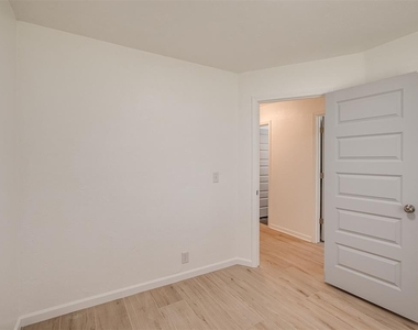 221 W Wayne Street - Photo Thumbnail 31