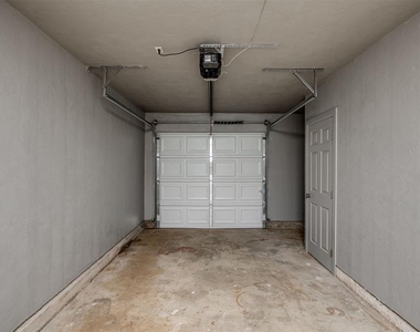221 W Wayne Street - Photo Thumbnail 39