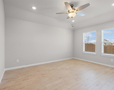 1413 Water Canna Drive - Photo Thumbnail 6