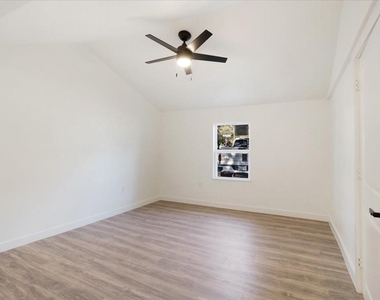 450 Hickory Street - Photo Thumbnail 12