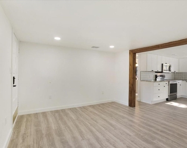 450 Hickory Street - Photo Thumbnail 5