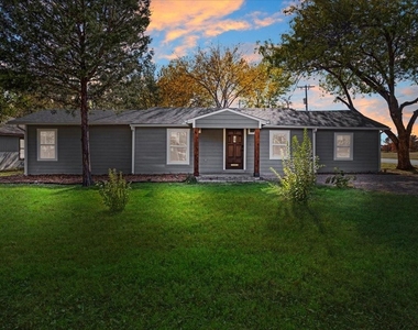 450 Hickory Street - Photo Thumbnail 2