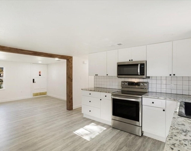 450 Hickory Street - Photo Thumbnail 10