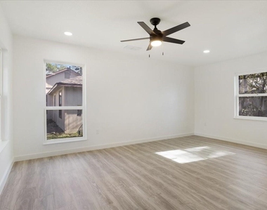 450 Hickory Street - Photo Thumbnail 23