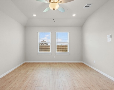 1332 Water Canna Drive - Photo Thumbnail 7