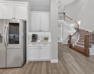9633 Croswell Street - Photo Thumbnail 10