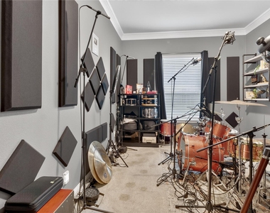 9633 Croswell Street - Photo Thumbnail 18