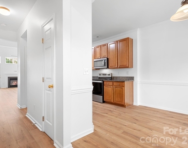109 Kase Court - Photo Thumbnail 12