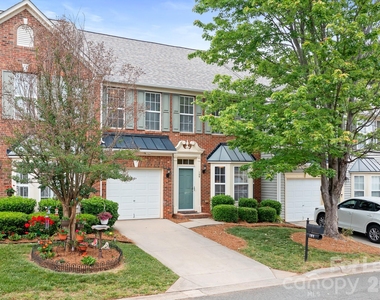 109 Kase Court - Photo Thumbnail 2