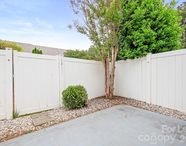 109 Kase Court - Photo Thumbnail 32