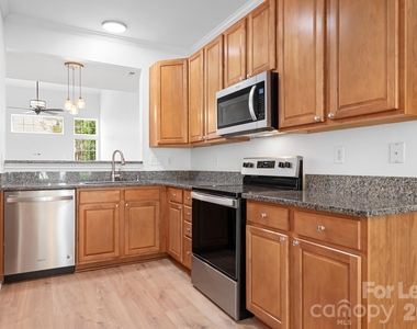109 Kase Court - Photo Thumbnail 7