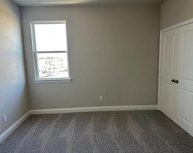3124 Lucia Way - Photo Thumbnail 3