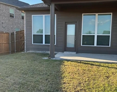 403 Parrino Parkway - Photo Thumbnail 4