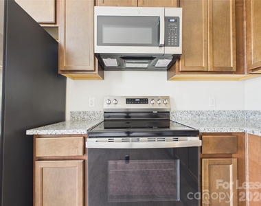 4039 Vallhorn Lane - Photo Thumbnail 6