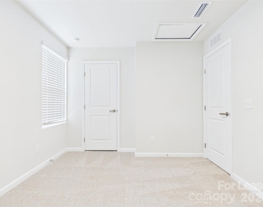 4039 Vallhorn Lane - Photo Thumbnail 10