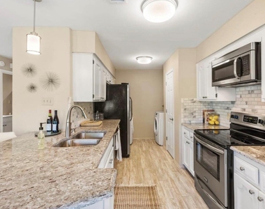 5016 Elms Court - Photo Thumbnail 5