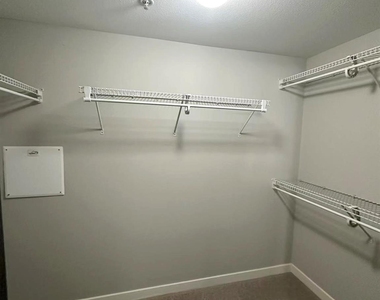 5609 Smu Boulevard - Photo Thumbnail 15
