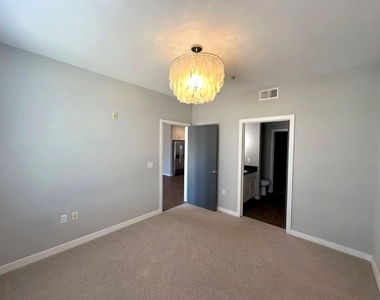 5609 Smu Boulevard - Photo Thumbnail 6