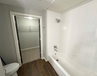 5609 Smu Boulevard - Photo Thumbnail 9