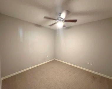 5609 Smu Boulevard - Photo Thumbnail 10