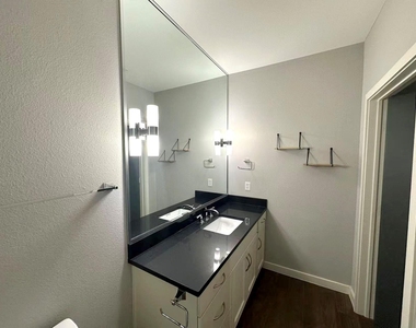 5609 Smu Boulevard - Photo Thumbnail 14