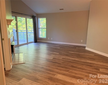 547 Southeast Drive - Photo Thumbnail 19
