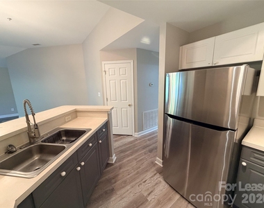 547 Southeast Drive - Photo Thumbnail 15